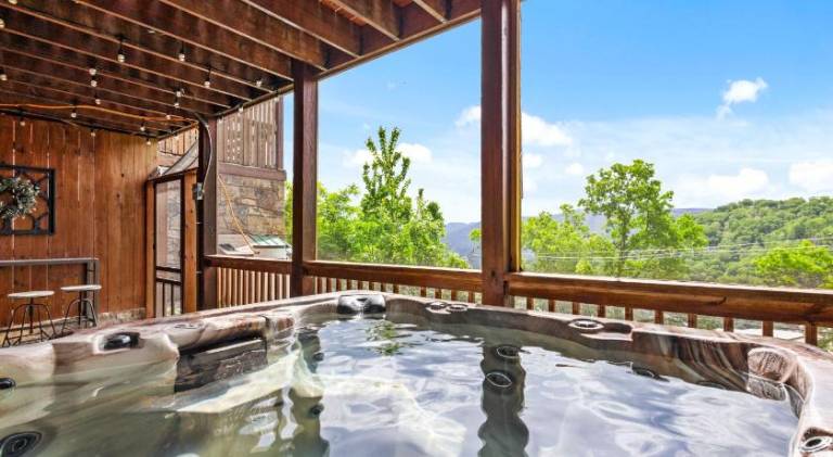 Chalet with jacuzzi in Gatlinburg, TN