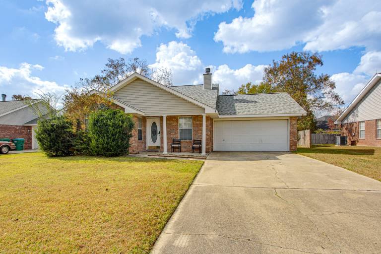 Explore Gulfport Beaches: Family Home w/ Yard — photo 2