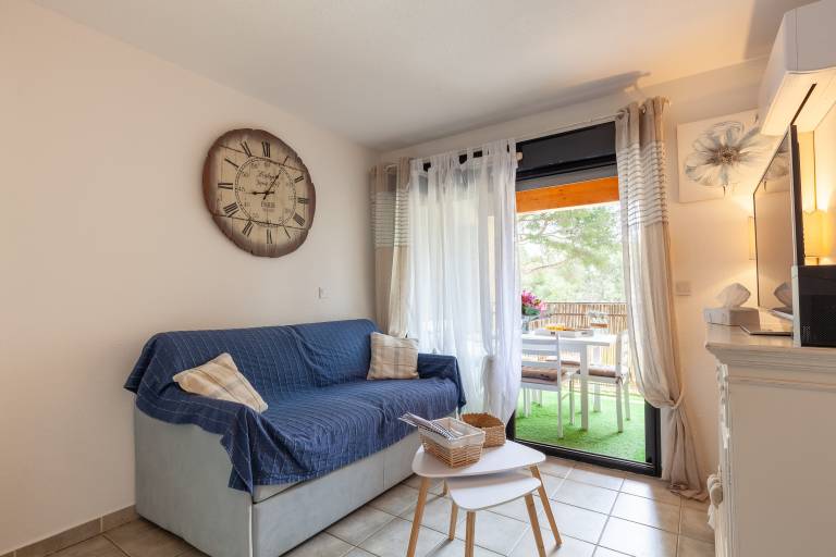 Studio 'Sanary Soleil Et Douceur 3' with Shared Pool, Wi-Fi and Air Conditioning — photo 4