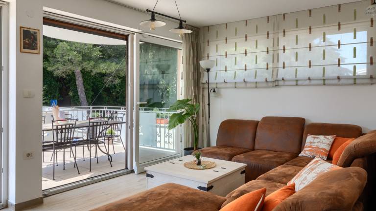 Villa with terrace, private pool & hot tub | Beach nearby | Dogs allowed — photo 4