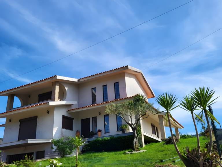 House with private pool, barbeque & garden | Garden view — photo 2