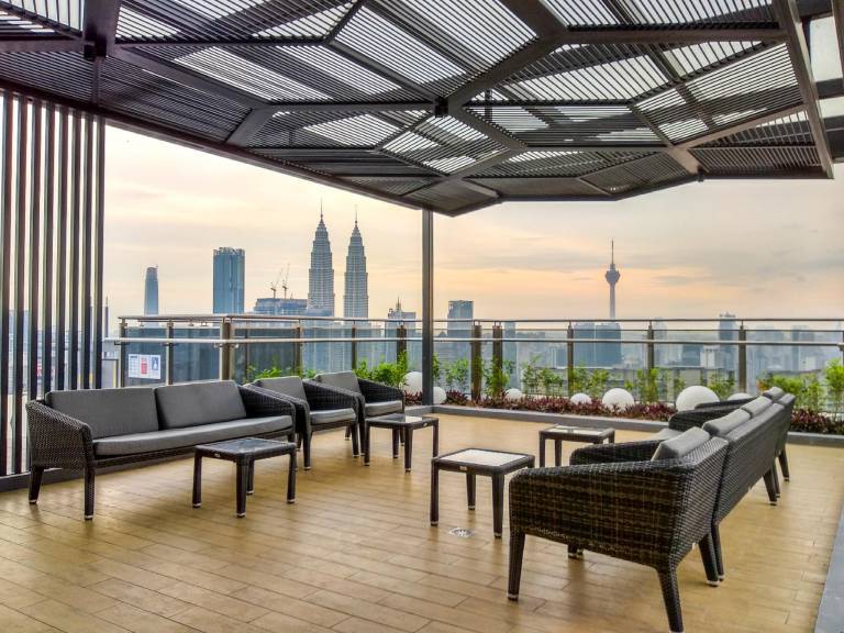 Expressionz Professional Suites By Mykey Global — photo 2