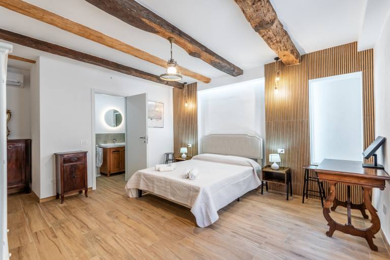 Room 'Castagno - Antiche Dimore di Vescovado' with Shared Pool and Garden — photo 5