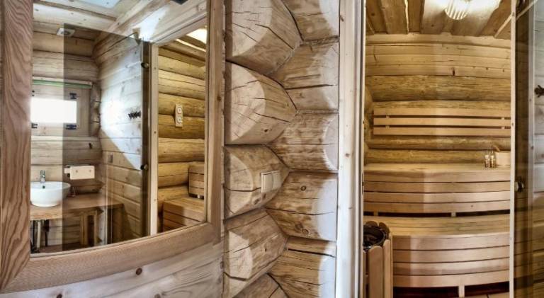 Chalet with patio — photo 4