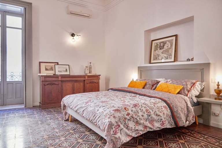Rental apartment with patio | Sea view in Syracuse