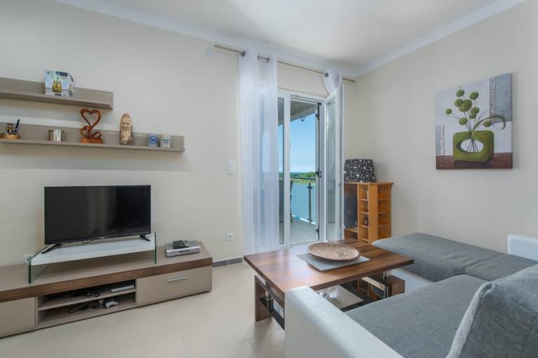 Fully equipped villa with garden, patio & private pool | Dogs allowed — photo 5