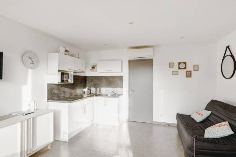 Child-friendly studio with terrace | Sea view | Close to the beach | Dogs allowed — photo 5