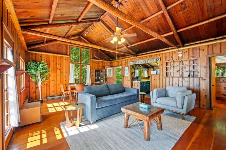Cabin  Sturgeon Bay