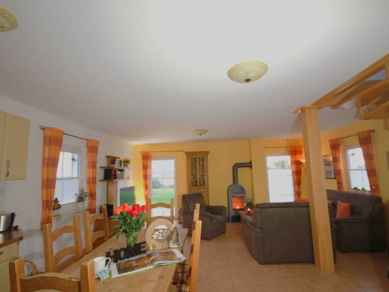 House with yard, terrace & barbeque — photo 4