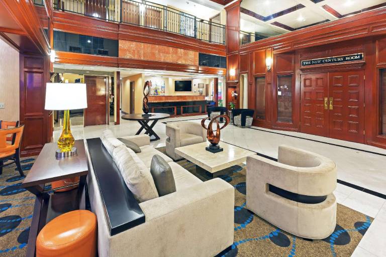 La Quinta Inn & Suites by Wyndham OKC North - Quail Springs — photo 2