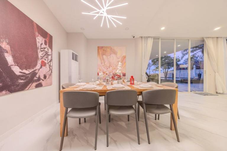 Sea house beachfront pool villa 芭提雅海屋度假民宿六卧 — photo 5