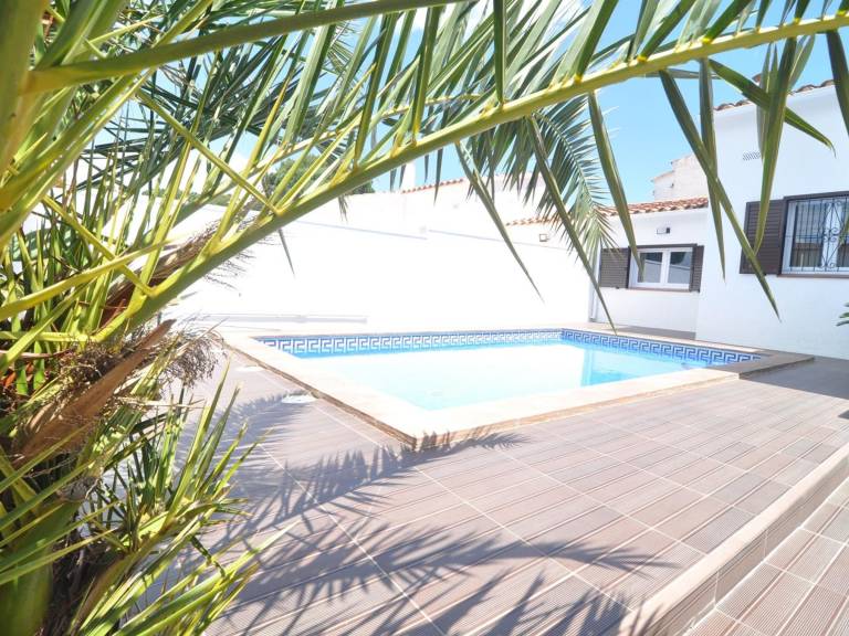 Villa with garden, private pool & BBQ — photo 4