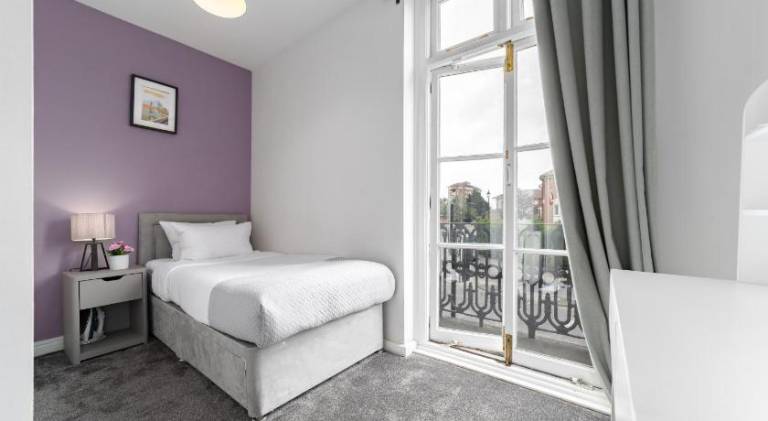 Harbour Hub Hotel in Southampton
