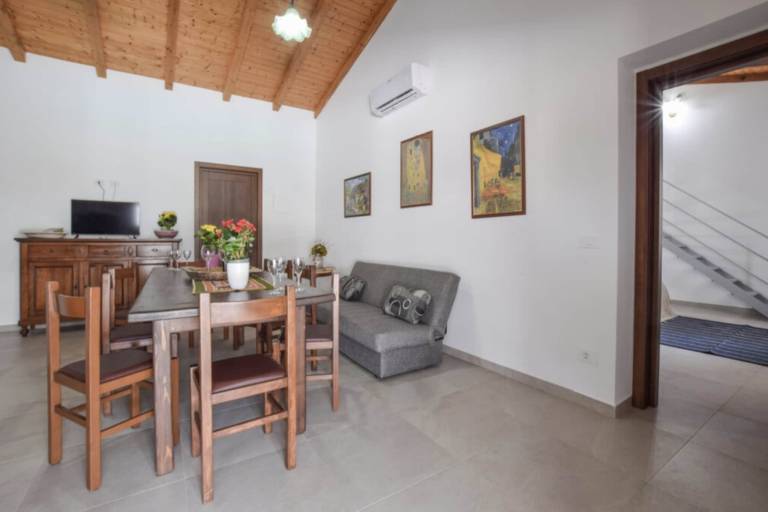 Charming villa with yard, private pool & terrace | Nature view | Dogs allowed — photo 2