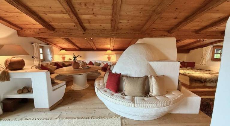 Spacious vacation home with pool, sauna & yard | Pet-friendly — photo 2