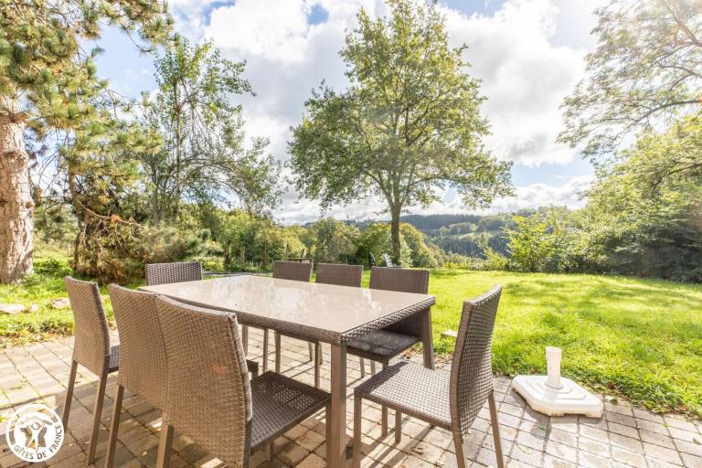 Gite with garden, barbeque & patio — photo 2