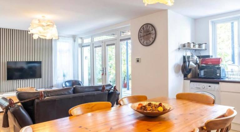 Rental apartment with 2 rooms for 4 persons — photo 3