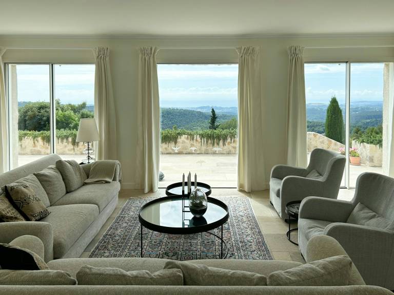 Luxury home with sea views in Tourrettes-sur-Loup — photo 5