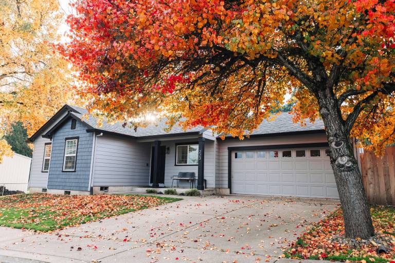 House  Northeast Salem