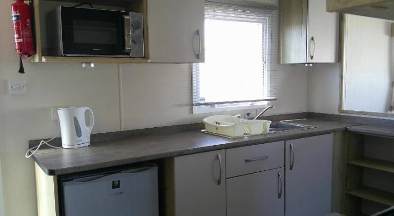 Kingfisher New Horizon KF 8 Berth heated Close to site entrance — photo 4