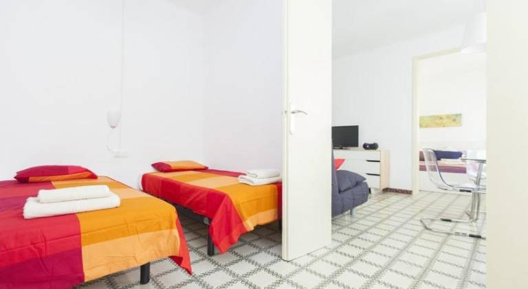 3 bedroom apartment next to Plaza — photo 4