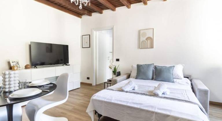 Holiday apartment | Next to Como Cathedral — photo 2