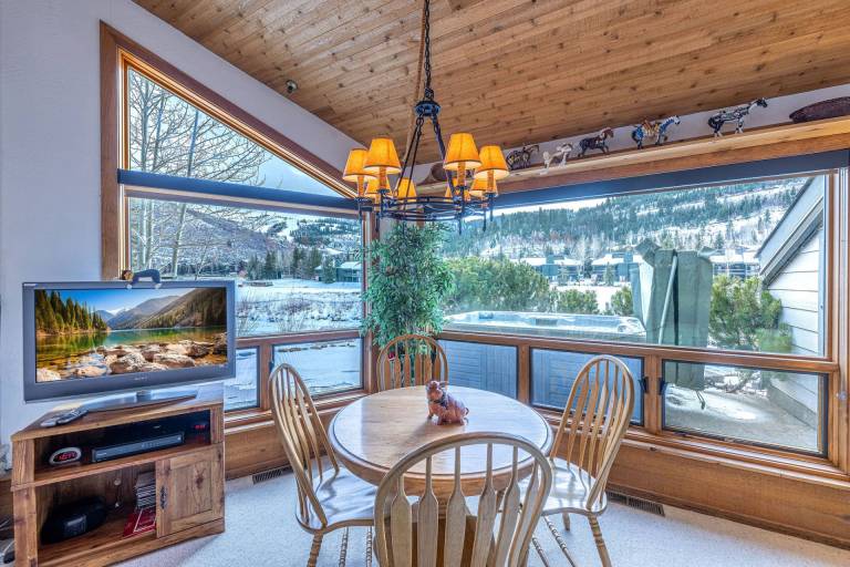 Family-friendly spacious condo with jacuzzi | Water view | Pet-friendly — photo 4