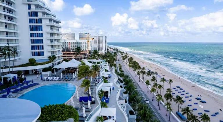Beachfront Ritz-Carlton Luxury 1BR Residence — photo 3