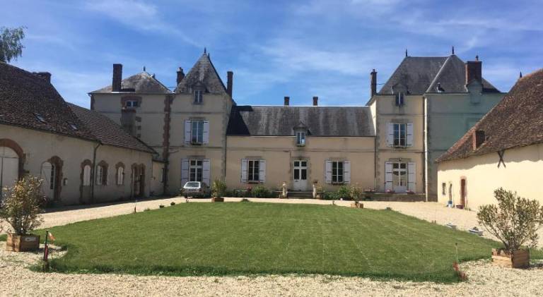 CHATEAU DE CHAVANNES in Nevers