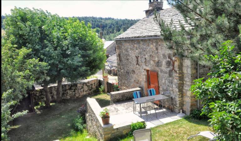 Child-friendly gite with terrace & barbecue | Nature view | Pet-friendly — photo 2