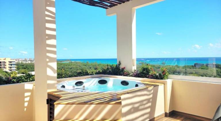 Rental apartment with hot tub & pool — photo 5