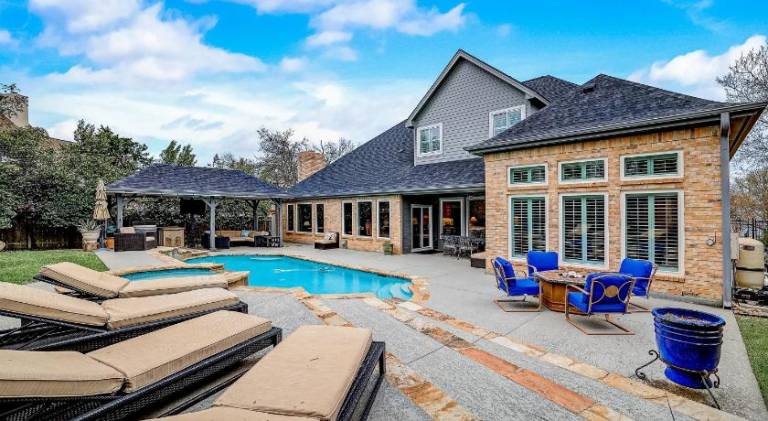 Vacation home with pool in Austin, TX
