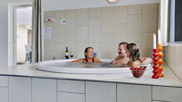 Child-friendly wonderful vacation home with private pool, garden & jacuzzi | Dogs allowed — photo 4