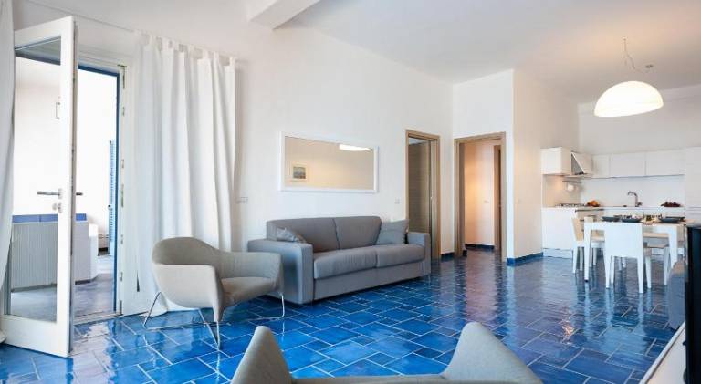 Wonderful serviced apartment with garden & terrace | Beach nearby | Pets allowed — photo 2