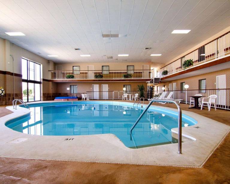 Knights Inn & Suites Emporia — photo 2