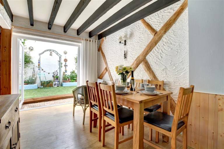 Cottage with garden & BBQ — photo 4