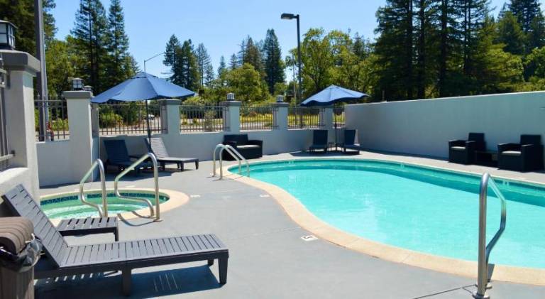 Fairview Inn & Suites — photo 2
