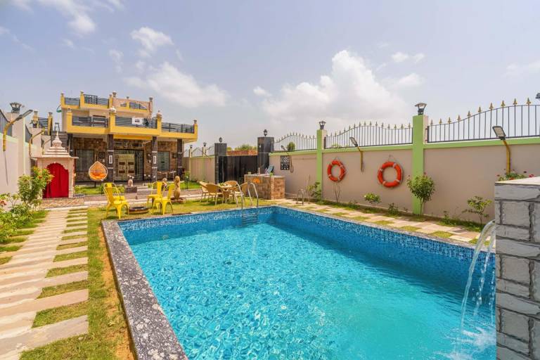270 m&sup2; Villa