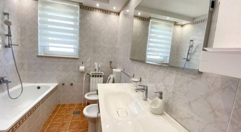 Welcoming apartment in Novigrad, 40 m² with peaceful garden — photo 2