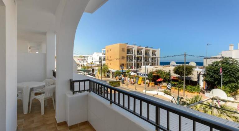 Apartamentos San Antonio Beach — photo 5
