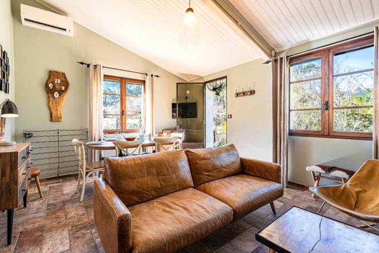 Child-friendly wonderful house with yard, private pool & barbeque | Pets allowed — photo 3