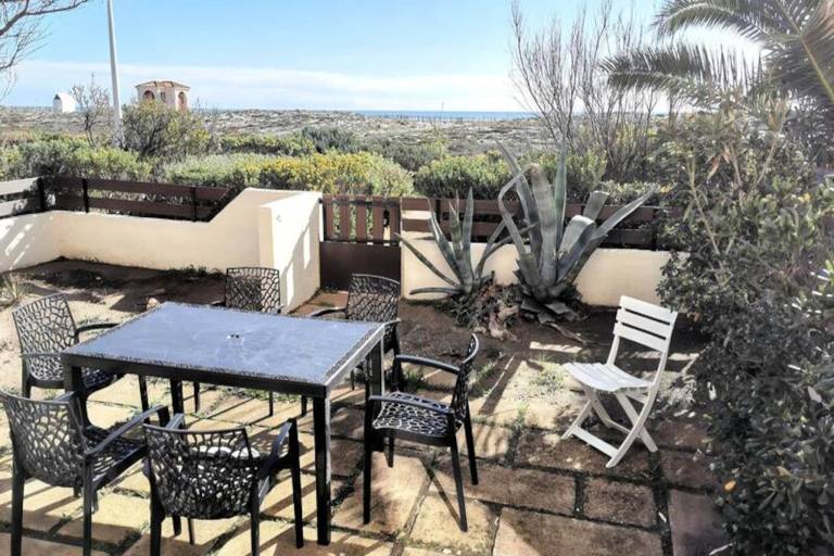 Rental apartment with patio — photo 5