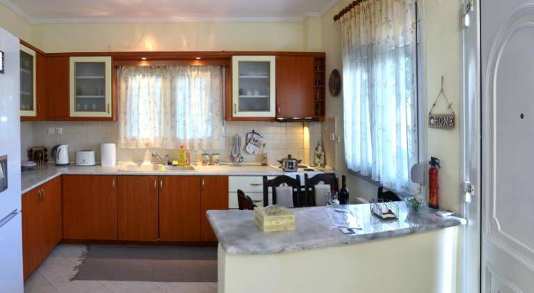 Apartment with terrace, jacuzzi & garden — photo 2