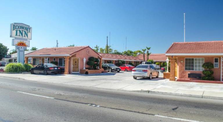 Economy Inn Los Banos — photo 5