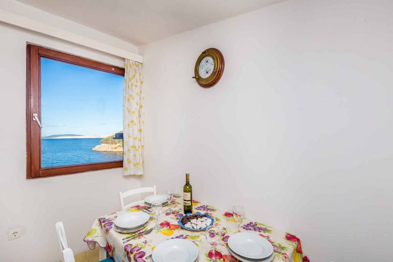 Holiday apartment with sea view — photo 2