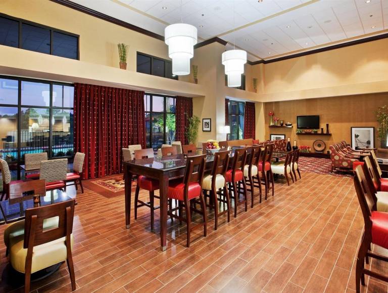Hampton Inn & Suites Millington — photo 4