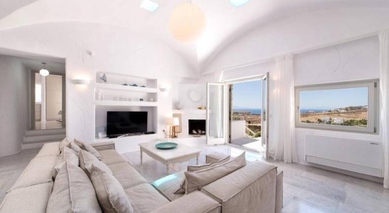 Villa with barbecue, yard & private pool | Pet-friendly — photo 2