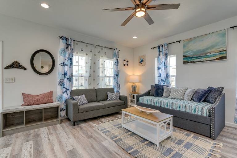 Walk to Gulf: Ocean-View Home in Crystal Beach! — photo 4
