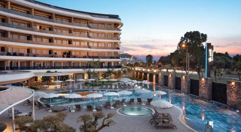 Lux apts in luxurious complex, 50m to the sea — photo 3