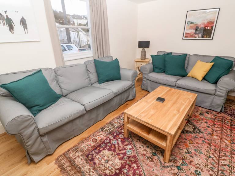 Cottage with terrace & garden | Beach view — photo 4
